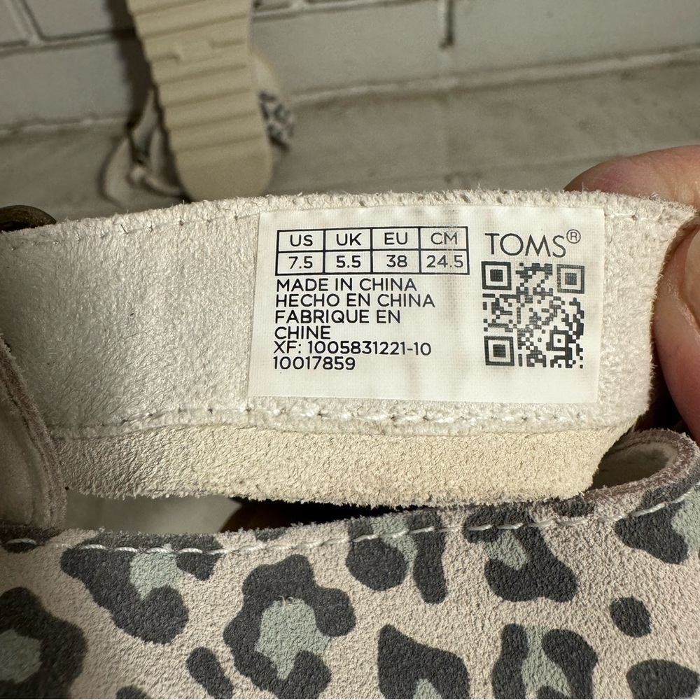 TOMS Womens Sidney Tread Snow Leopard Print Ankle Athletic Sandals Casual 7.5 - Picture 9 of 9
